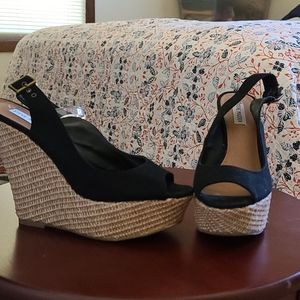 Steve Madden "Witnes" wicker wedges